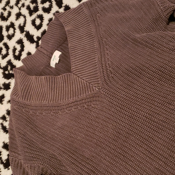 Aerie Oversized Sweater Grey. Size Small. Very oversized ! Great condition. - Picture 3 of 3